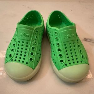 Green Native Shoes Toddler glow in the dark - great condition - size 5